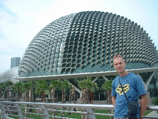 Robin in front of arts centre